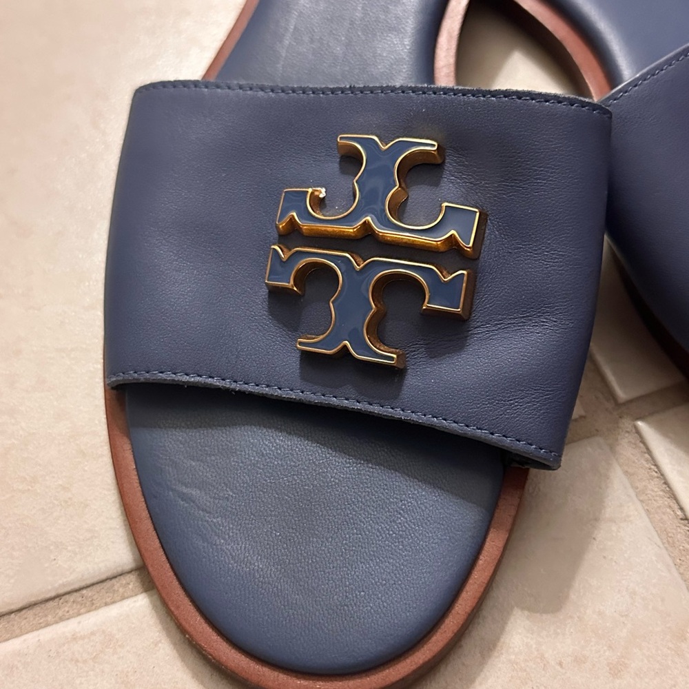 TORY BURCH| Everly Logo Slide Sandals - Picture 3 of 8
